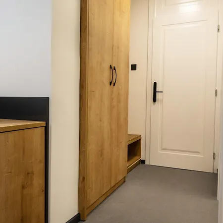 Pansion Risnjak 4* Crni Lug