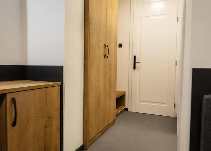 Pansion Risnjak 4* Crni Lug