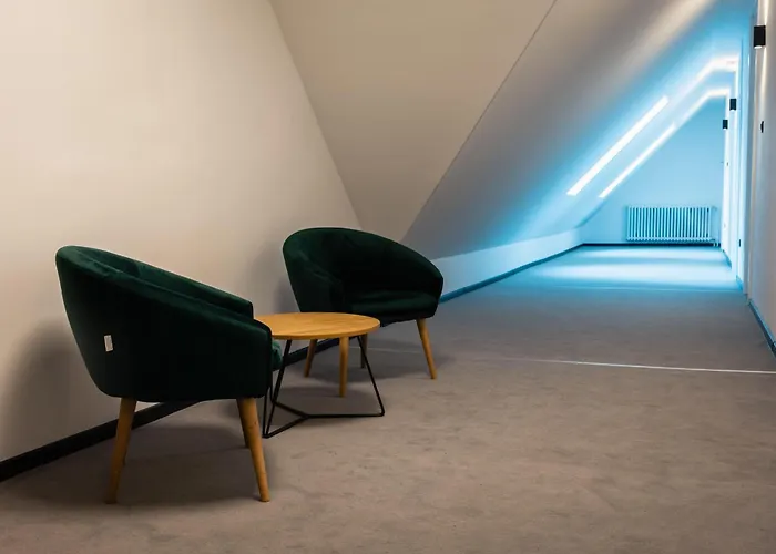 Pansion Risnjak スリ・ルー